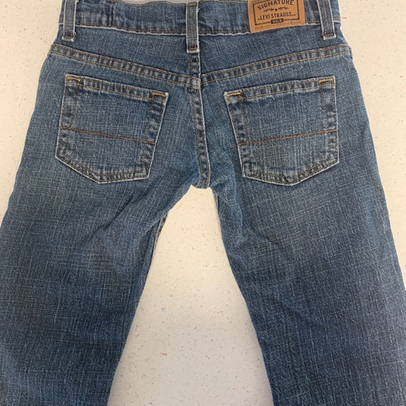 LEVI - Picture 2 of 4